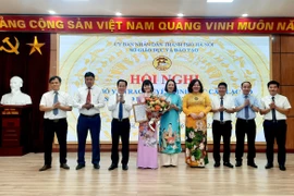 Ra mắt, kiện toàn 8 câu lạc bộ tham góp cho ngành giáo dục Hà Nội 