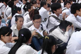 Hoang mang vì thay đổi cách ra đề sát kỳ thi tốt nghiệp THPT