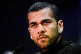 Dani Alves: “Nếu Barca thắng thì đó là nhờ trọng tài…”