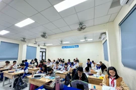 Hà Nội 8 độ C, tiểu học, mầm non nghỉ, học sinh THCS, THPT chống rét đến trường