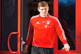 Gia đình Kroos "bật đèn xanh" cho Man Utd