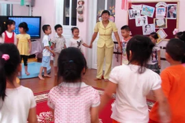 Cả nước còn thiếu 50.000 giáo viên mầm non