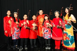 Học sinh tiểu học Hà Nội nhận học bổng Mỹ nhờ say mê đàn nhị