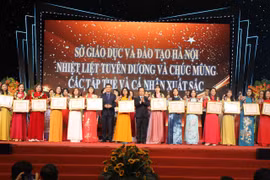 Bộ trưởng GD-ĐT mong muốn lan tỏa mạnh mẽ hơn tấm gương người thầy tâm huyết, sáng tạo