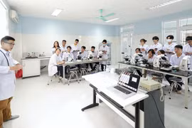 Học phí ngành Y dược tăng "phi mã"