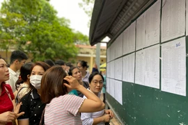 Tuyển sinh quá chỉ tiêu lớp 10, 5 trường học ở Hà Nội bị xử phạt 