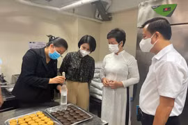 Cháy nổ, sập tường rào, ngộ độc thực phẩm "vây" trường học: Bộ GD-ĐT yêu cầu tăng cường an toàn 