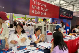 Trường ĐH Kinh tế quốc dân công bố điểm chuẩn xét tuyển kết hợp đại học chính quy 2024 