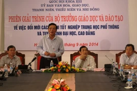 Đại biểu quốc hội chất vấn về tình huống bất lợi khi tổ chức thi quốc gia