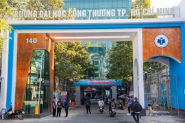Trường đại học công khai cảnh báo tình trạng sinh viên thi hộ, học hộ