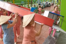 Bốn tỉnh miền Trung cho học sinh nghỉ học tránh bão Noru