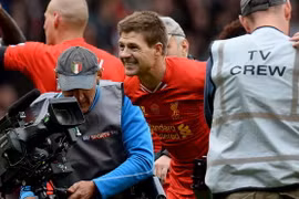 Gerrard vỡ òa cảm xúc sau chiến thắng nghẹt thở