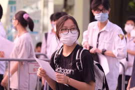 Sự cố in lỗi phiếu trắc nghiệm, thí sinh thi THPT chuyên đổi thứ tự môn thi