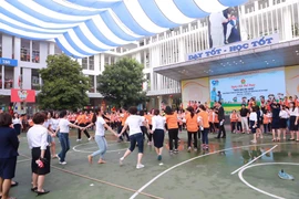 Phụ huynh địa bàn giáp ranh với Cầu Giấy muốn xin học gần nhà