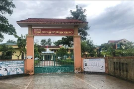 Đình chỉ 15 ngày với phó hiệu trưởng trong vụ 40 học sinh nghi ngộ độc thực phẩm