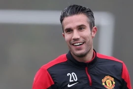 HLV Moyes thở phào khi Van Persie muốn ở lại