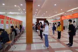 Hơn 2.500 sinh viên ĐHQG Hà Nội thực hiện quyền bầu cử