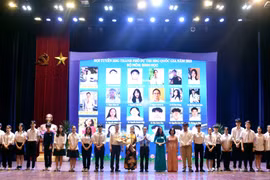 Hà Nội ra mắt 13 đội tuyển tham dự kỳ thi học sinh giỏi quốc gia năm học 2024-2025