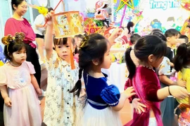 Yêu cầu thường xuyên tổ chức các trò chơi dân gian trong trường học