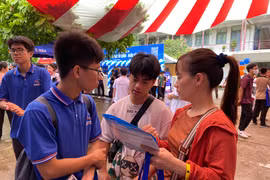 Hàng loạt trường đại học tốp đầu công bố điểm sàn xét tuyển