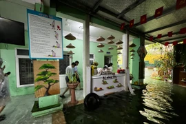 Toàn bộ trường học Hà Nội đón học sinh đi học trở lại