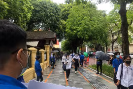 Công bố điểm chuẩn lớp 10 Hà Nội năm 2021 cao chót vót 