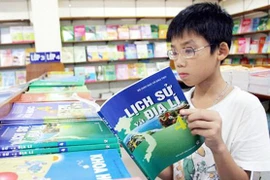 Hà Nội thành lập 38 hội đồng thẩm định sách giáo khoa mới năm 2022