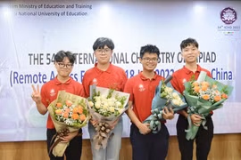 Chủ tịch nước gửi thư khen học sinh Việt Nam giành huy chương trong kỳ thi Olympic quốc tế năm 2022
