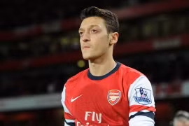 HLV Wenger đảm bảo Ozil đã “hồi sinh”