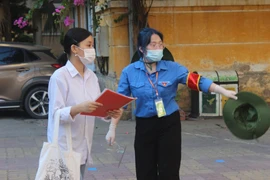 Hơn 1.000 thí sinh dự thi lớp 10 hệ chuyên đầu tiên ở Hà Nội