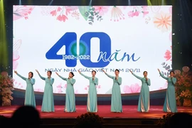 Thủ tướng Chính phủ đề nghị hoàn thiện cơ chế chính sách tương xứng với lao động đặc thù của nhà giáo