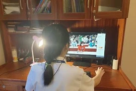 Nghẽn mạng học trực tuyến, nhiều ý kiến đề xuất học qua truyền hình