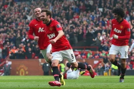 Đội hình tiêu biểu vòng 32 Premier League: Mata, Rooney & Suarez góp mặt