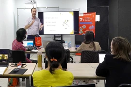 Chỉ số thông thạo về trình độ Tiếng Anh của người Việt Nam tụt hạng