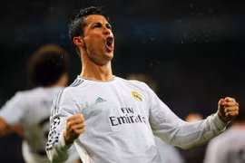 Giúp Real thắng trận 3-0, Ronaldo san bằng kỷ lục của Messi