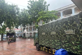 Trường học Hà Nội nhanh chóng lo chỗ ăn, ngủ cho học sinh ứng phó bão số 10