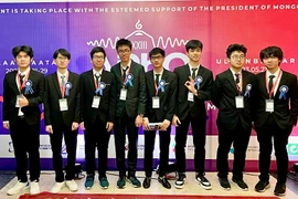 8/8 học sinh Việt Nam đoạt giải tại Olympic Vật lí Châu Á - Thái Bình Dương