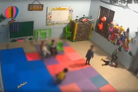 Bé 2 tuổi Bắc Giang bị đánh bầm dập: Đình chỉ cơ sở mầm non tư thục Vân Vũ 2