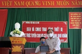 Hơn 8.000 học sinh thiếu thiết bị học trực tuyến, Hà Nội phát động chương trình “Máy tính cho em”