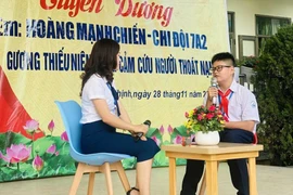 Bộ trưởng Nguyễn Kim Sơn tặng Bằng khen cho học sinh lớp 7 ở Quảng Ninh dũng cảm cứu người