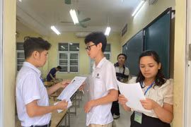 Đề thi và gợi ý đáp án môn Ngữ văn thi lớp 10 Hà Nội