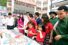 Phụ huynh bức xúc về chèn giờ liên kết vào giờ chính khóa, Bộ GD-ĐT yêu cầu rà soát