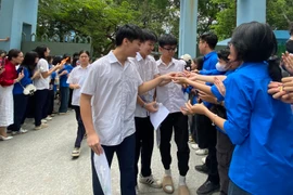 Nhiều tỉnh, thành phố hoàn thành chấm thi tốt nghiệp trước 10-7