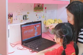 Hỗ trợ tháo gỡ vướng mắc cho phụ huynh đồng hành cùng con trong điều kiện bình thường mới