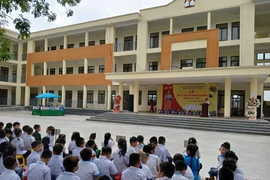 Thông tin về tình hình sức khỏe học sinh lớp 5 Hà Nội ngã từ tầng 2 xuống sân trường 