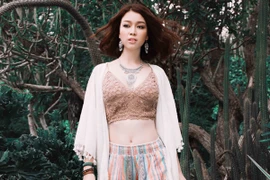 Hoa khôi Trương Tùng Lan quyến rũ với phong cách Bohemian