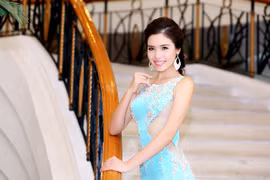 Diện đầm đuôi cá, Á hậu Khánh Phương khoe vòng 3 "khủng"