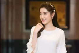 Á hậu Huyền My chia sẻ kỷ niệm du học tại Anh quốc