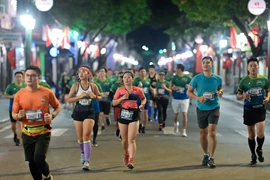 Nhiều chân chạy đột phá thành tích tại VPBank Hanoi Marathon ASEAN 2020