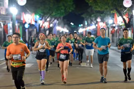 Nhiều chân chạy đột phá thành tích tại VPBank Hanoi Marathon ASEAN 2020